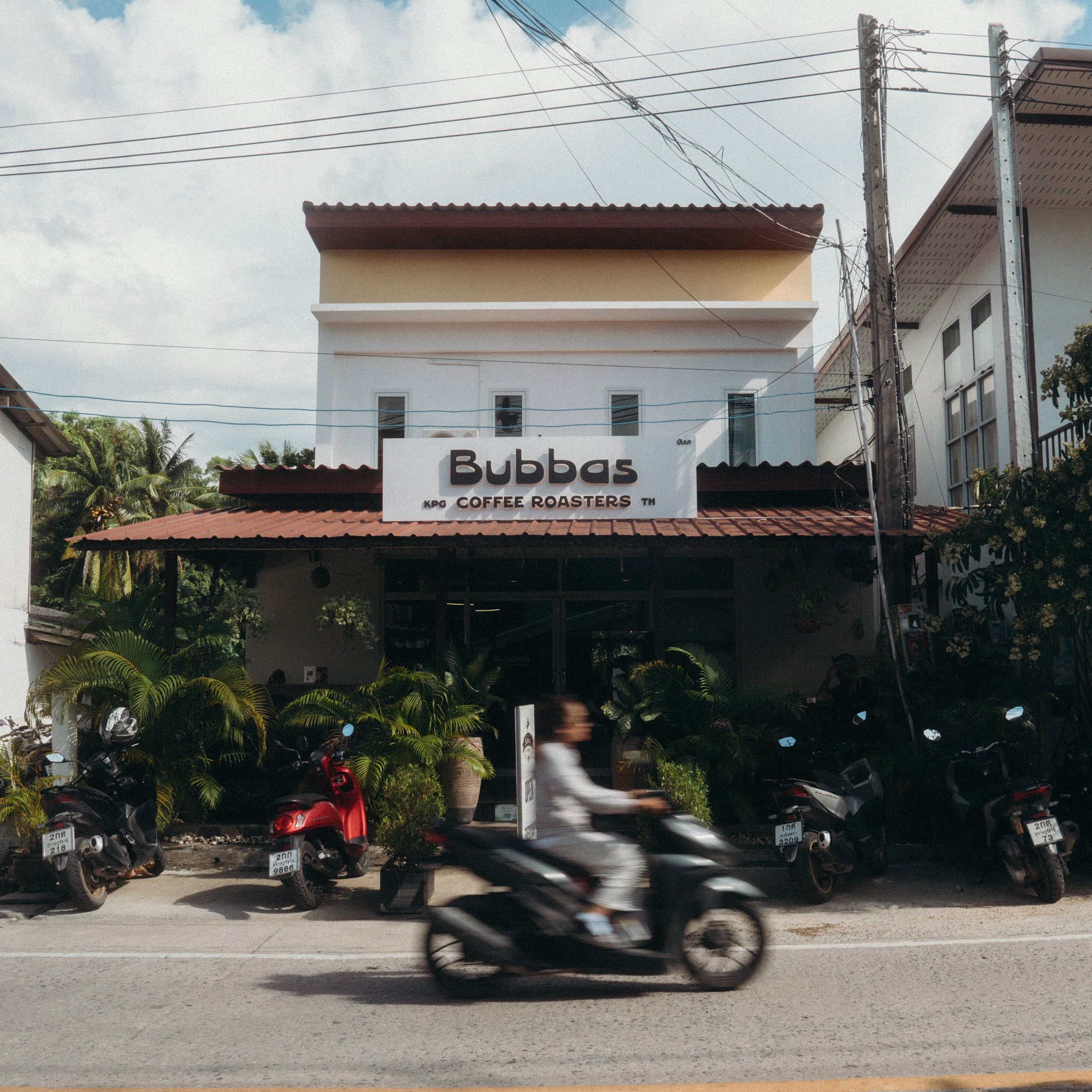 Bubbas_Coffee_Koh_Phangan_Dec_25-Dean_Raphael-13.jpg